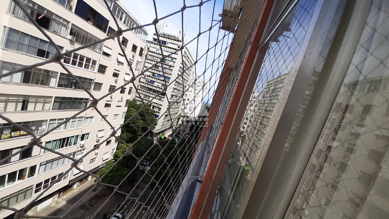 Apartamento à venda no Copacabana: VISTA LATERAL DIREITO MAR